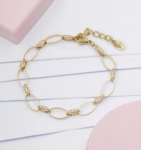 Oval Charming Adjustable Link Bracelet - Aanya